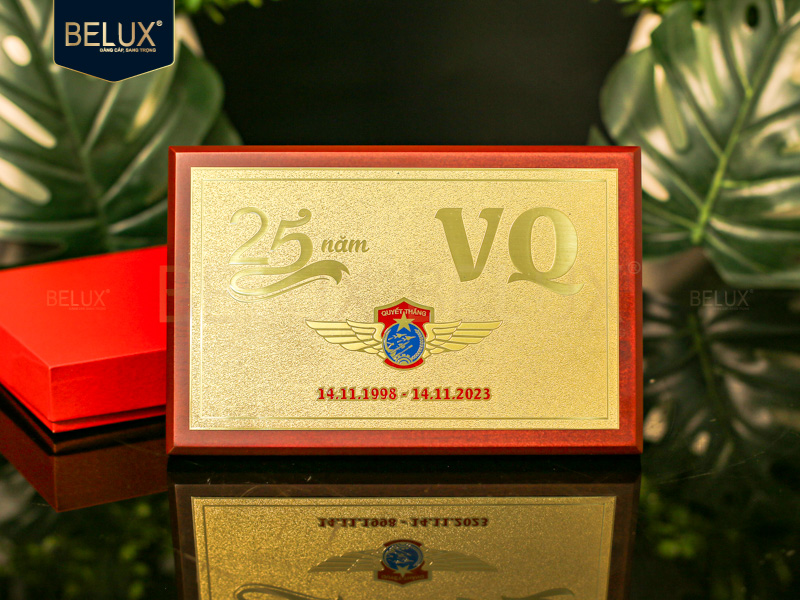 Lô 120 tranh 25 năm VQ 20x13cm bằng đồng thiết kế theo yêu cầu